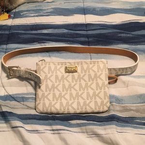 MK Fanny purse